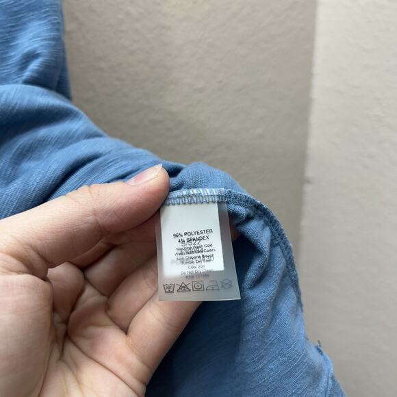 Title Nine Tank Top Womens Sz L Blue Boxy Muscle Sleeveless Performance Gym - Picture 4 of 5